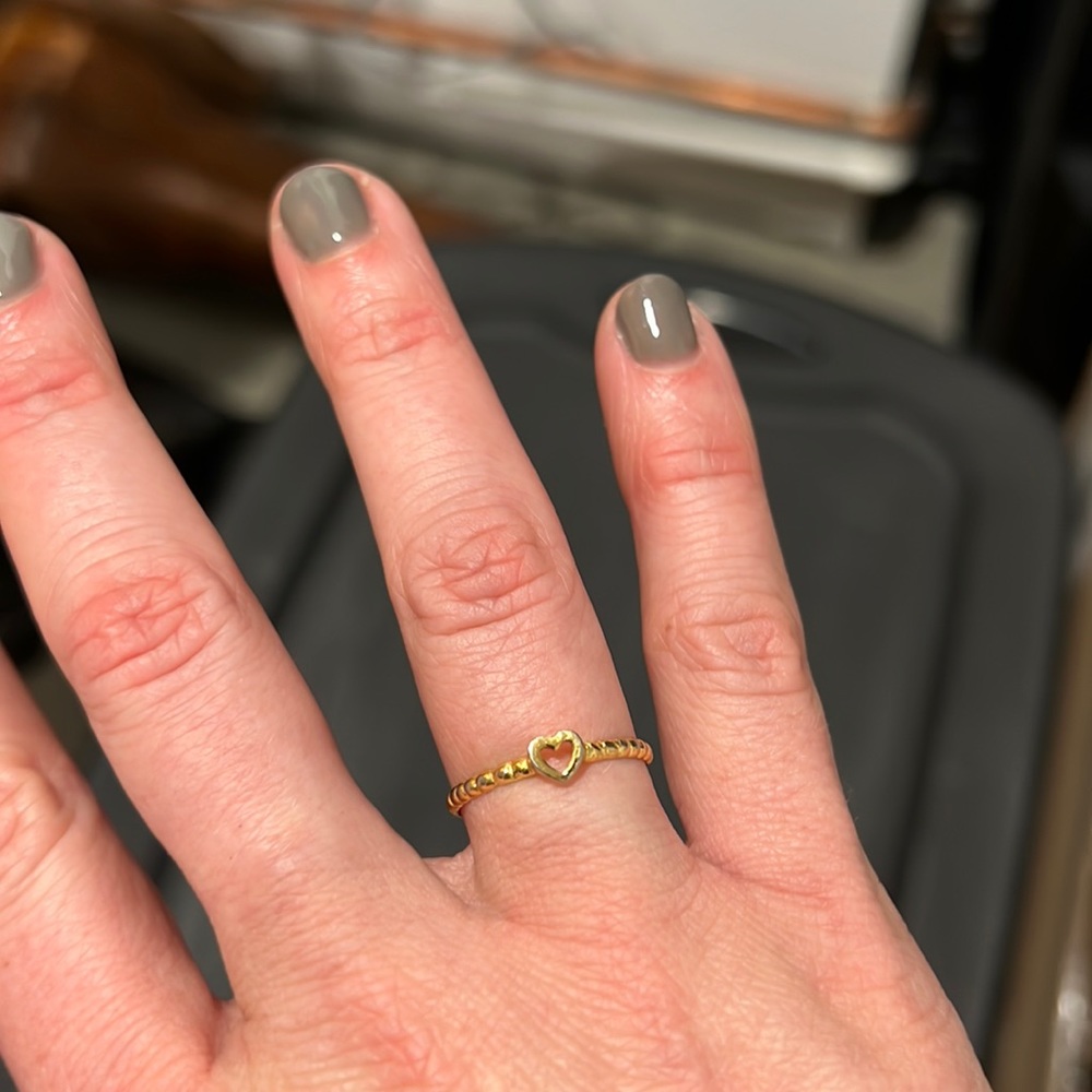 Gold heart ring